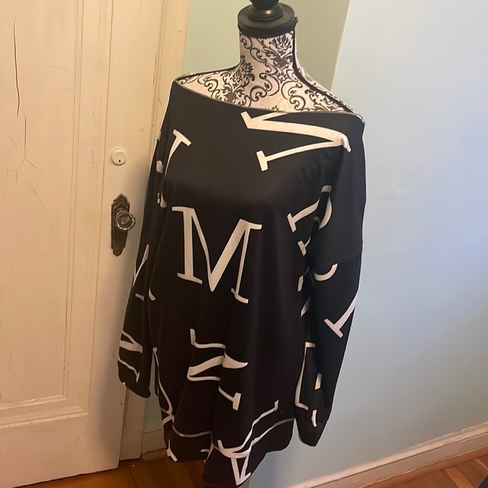 Wide neck black/white print mini shirt dress